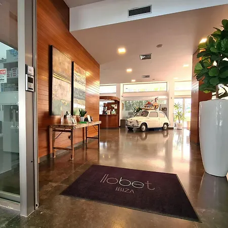 Llobet Apartahotel 3*